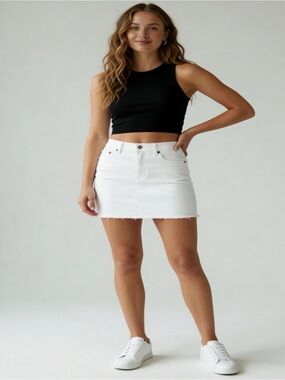 American Eagle White Denim Mini Skirt NWT 🤍